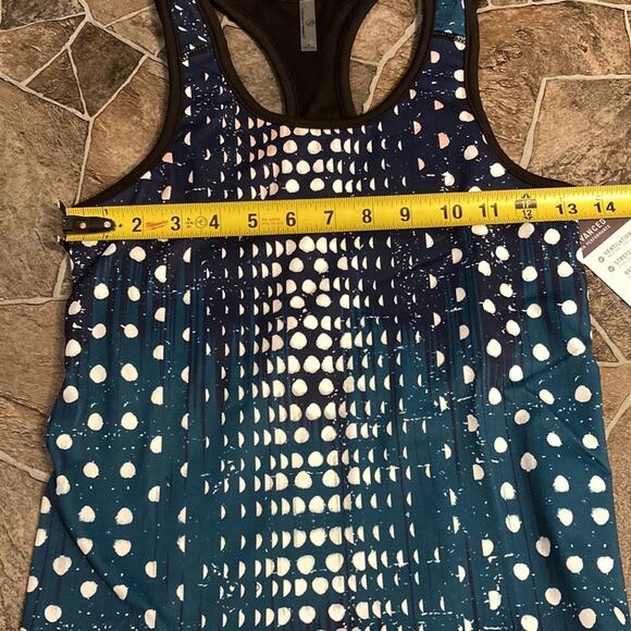 NWT Threads 4 Thought High Performance Workout Tank With Built in Shelf Bra Sz S - Picture 4 of 10